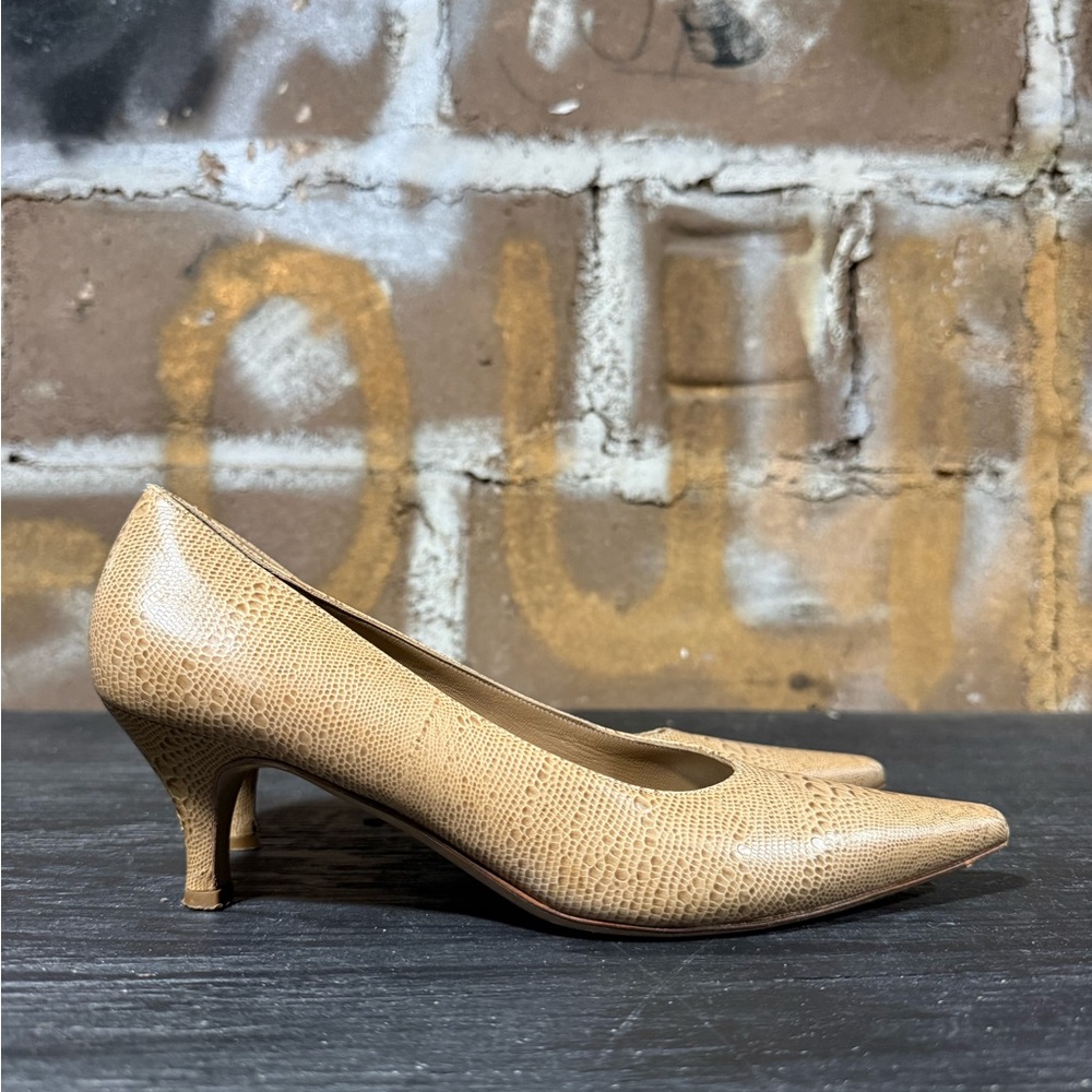 Salvatore Ferragamo Giusy Beige Lizard Print Leather Kitten Heel Pumps 6.5